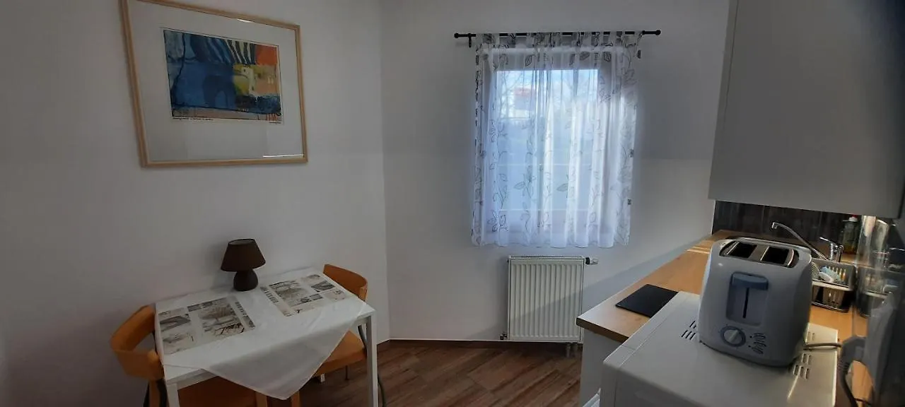 קרלובי וארי Pool Apartments  קרלובי וארי